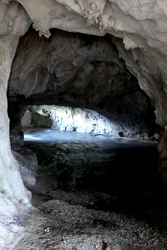 Cueva Tenis, Ribadesella