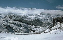 Lago Ercina in snow