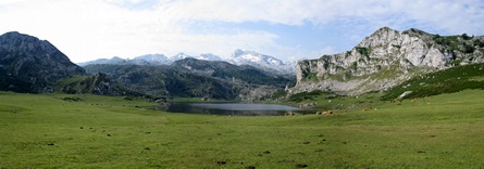 Lago Ercina panorama