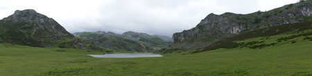 Lago Ercina in damp weather